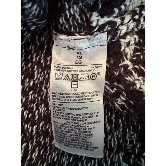 Old Navy Fair Isle Fall/Winter Sweater in Black + White Size XL Extra Large - Picture 9 of 10